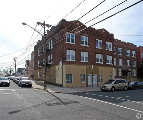 building on b bayonne nj.